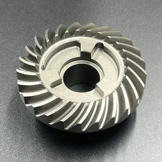 Шестерня заднего хода Suzuki DF40-50, DF40-60(A) (57300-88810; 57300-87851) (PREMARINE) картинка