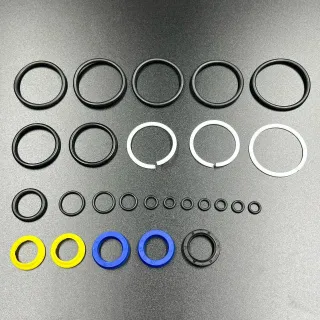 Комплект сальников и уплотнений гидроподъёма Yamaha 115-225  (JSP) картинка