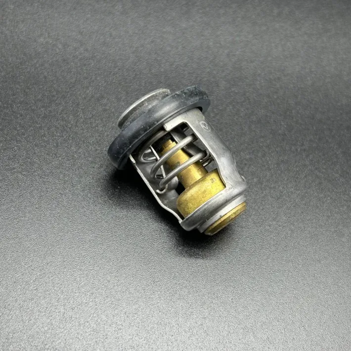825212T02 — 1
