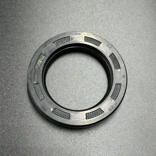 Сальник гребного вала Yamaha F300-350 (93101-35018) (35x52x8) (Yamaha) картинка
