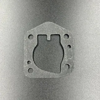 Прокладка под пластину помпы охлаждения Suzuki DF8-20(A) (WaveMarine) картинка