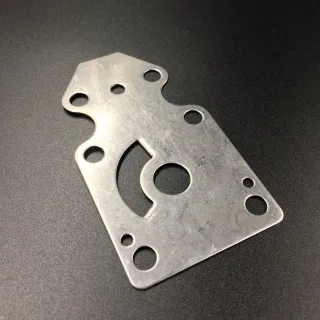Пластина помпы охлаждения Yamaha 9.9-15, F9.9-15 (PREMARINE) картинка