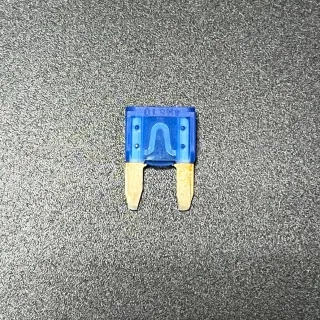 Предохранитель (15A) YAMAHA картинка