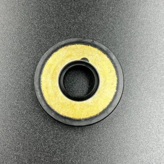 Сальник коленвала Yamaha 2 (93102-15M32) (15x42x8) (Omax) картинка