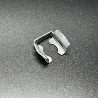 Скоба крепления инжектора стальная RETAINER-INJECTOR (Quicksilver) картинка