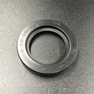 Сальник коленвала (низ) Yamaha F8-9,9 (93101-25M24) (25x38x7) (Yamaha) картинка