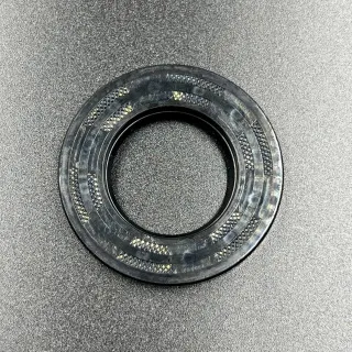 Сальник гребного вала Suzuki DT 75-140, DF60-140 (28x50x6) (Suzuki) картинка