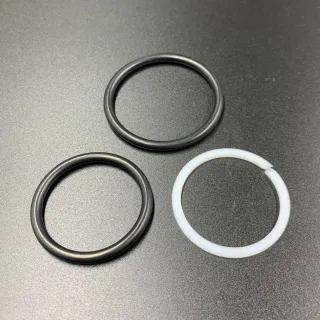 Уплотнение гидроподъема Suzuki DF60-300(A) (Suzuki) картинка