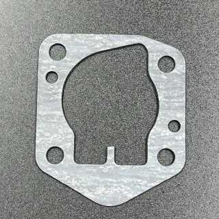 Прокладка под пластину помпы охлаждения Suzuki DF8-20(A) (Suzuki) картинка