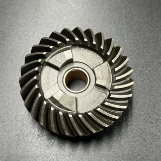 Шестерня переднего хода Yamaha 25-30 (30F-06.00.00.22;T30-06.00.28; T30-17042)  (YUELANG) картинка