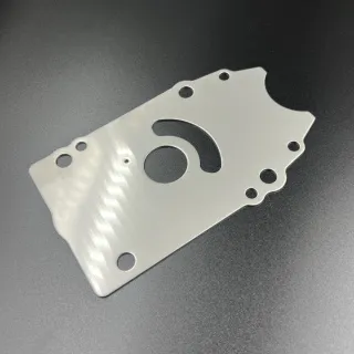 Пластина помпы охлаждения Suzuki DF200-300/DF250-300(A)  (Omax) картинка