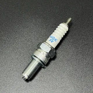 Свеча зажигания NGK CR9EK картинка