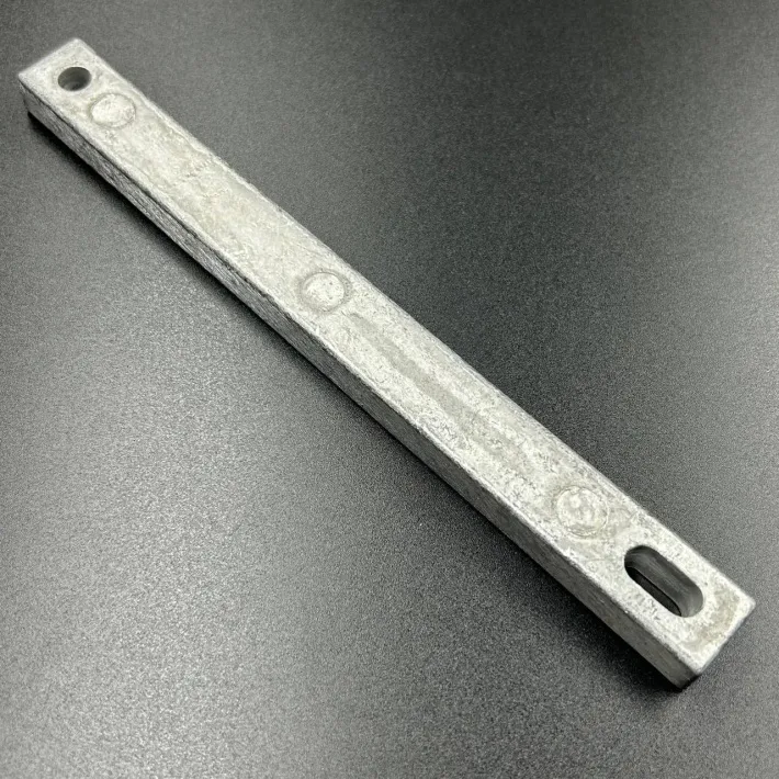 8252711 — 1