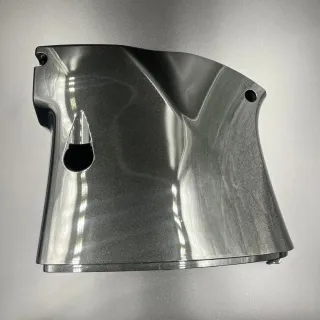 Боковая крышка правая Suzuki DF150-DF200 (L) (61131-96J03-0EP) (Suzuki) картинка