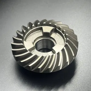 Шестерня заднего хода Suzuki DT40 (57521-94400) (Omax) картинка