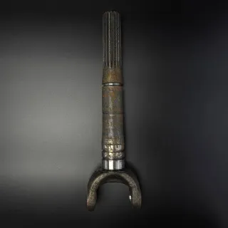 Вилка карданного вала YOKE ASSY-SPLINED QS картинка
