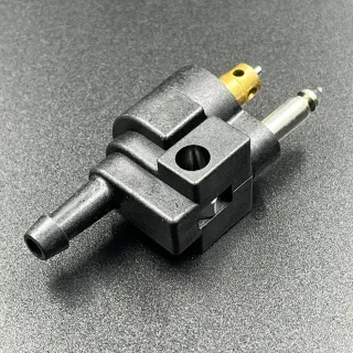 Коннектор топливный Yamaha 4-90, F4-70 (из мотора (папа)) (PREMARINE) картинка