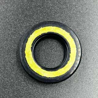 Сальник Yamaha (93101-15074) (15x28x6) (Yamaha) картинка