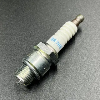 Свеча зажигания NGK B7HS-10 (YUELANG) картинка