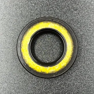 Сальник Yamaha (93101-16001) (16x30x6) (Yamaha) картинка