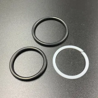 Уплотнение гидроподъема Suzuki DF60-300(A) (Suzuki) картинка