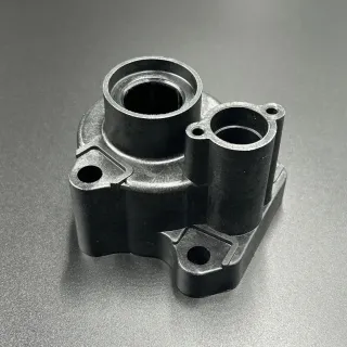 Корпус помпы охлаждения Yamaha F75-100 (Osaka) картинка