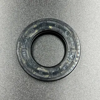 Сальник гребного вала Suzuki DT 75-140, DF60-140 (09282-28002) (28x50x6) (Suzuki) картинка