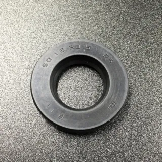 Сальник Yamaha (93104-16M04; 93104-16M01; 93101-16M36) (16x30x5) (Yamaha) картинка