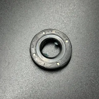Сальник помпы (нового образца) Mercruiser 4,3/5,0/5,7/6,2/8,1/8,2L (Quicksilver) картинка
