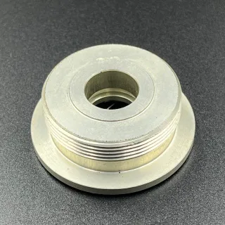 Гайка корпуса гидроцилиндра Yamaha 60-220 (6E5-43821-00) картинка