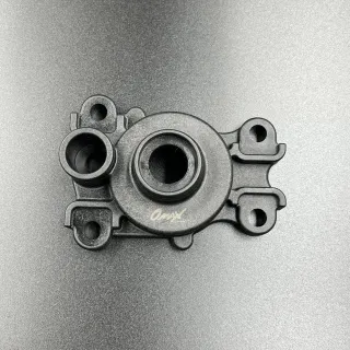 Корпус помпы охлаждения Yamaha 40X, F25-40 (Omax) картинка