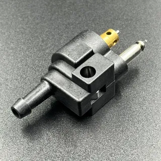 Коннектор топливный Yamaha 4-90, F4-70 (из мотора (папа)) (PREMARINE) картинка