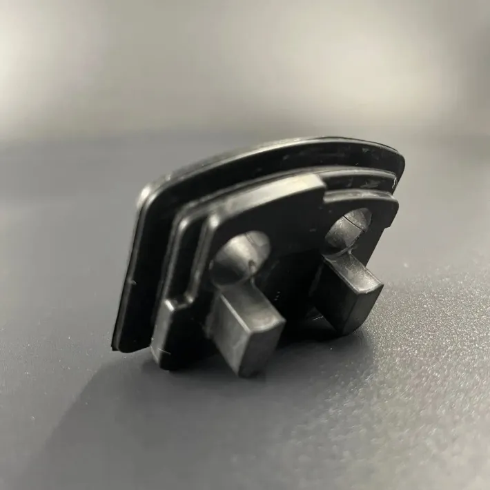 40105-ZW9-832 — 3