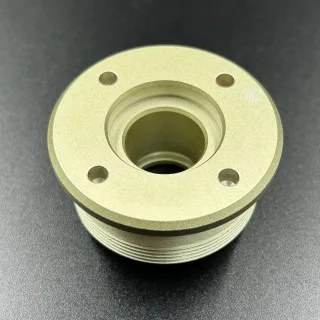 Крышка вспомогательного штока гидроподъема Yamaha F150 (PWB) картинка