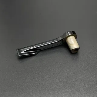 Защелка кожуха стальная HOOK LEVER-BLACK (Quicksilver) картинка