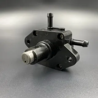 Насос топливный Suzuki DF100-140, DF40-140(A) (PREMARINE) картинка