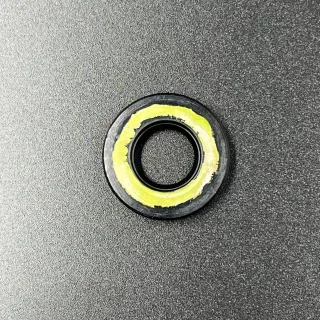 Сальник гребного вала Suzuki DF4-DF6A  (09282-12L05) (12x24x4.5) (Suzuki) картинка