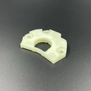 Крышка тяги реверса редуктора Yamaha F200-350 (Yamaha) картинка