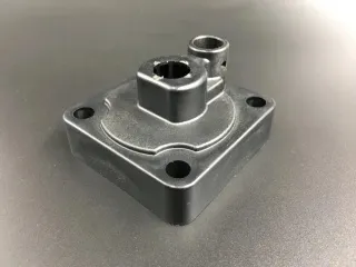 Корпус помпы охлаждения Yamaha 9.9-15, F6-15 (Sinera) картинка