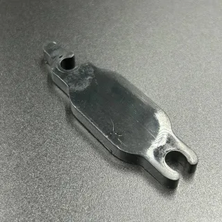 Защелка кабеля пластиковая Mercury 135-150 (Quicksilver) картинка