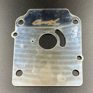 Пластина помпы охлаждения Suzuki DF70-90(A) (Omax) картинка