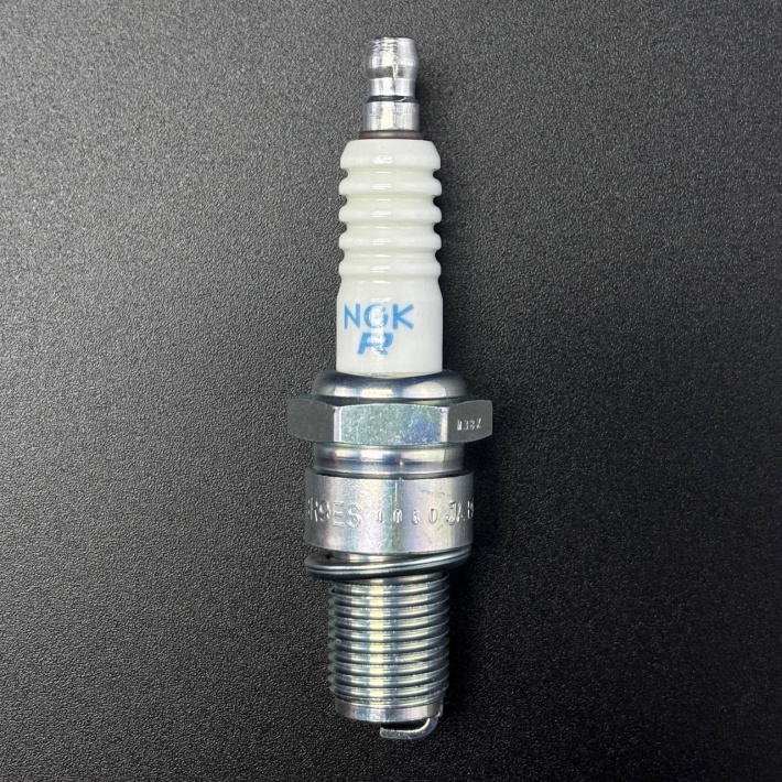 BR9ES Свеча зажигания 5722 NGK BR9ES