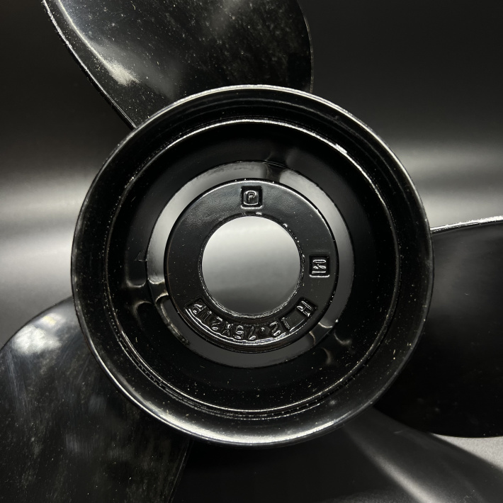 Гребной винт Mercury Black Max (12-3/4х21R) 77348A45