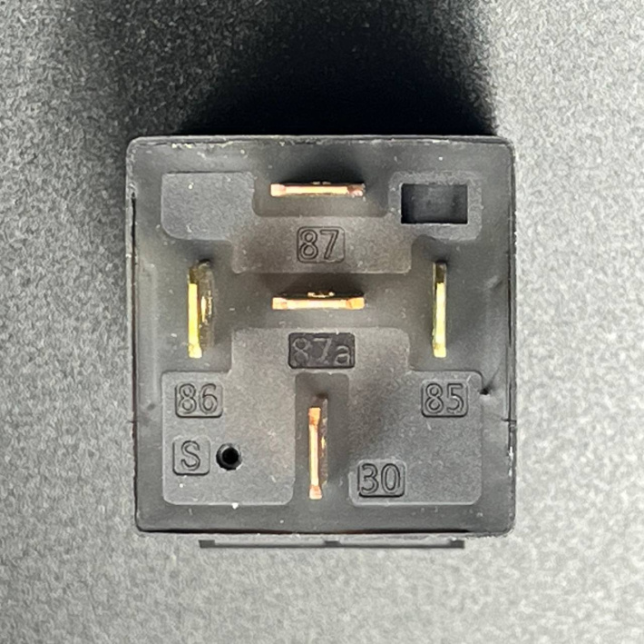 882751A1 — 2