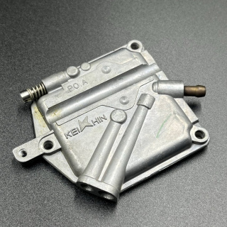Крышка карбюратора Yamaha 40-90 картинка
