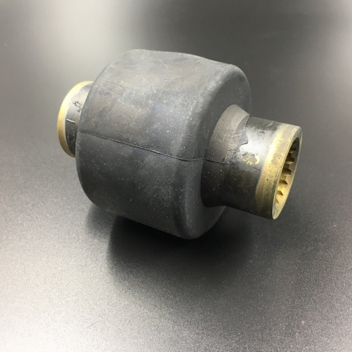 Втулка гребного винта резиновая Yamaha 60-140, F70-130 (Omax) 688-45981-00-TW
