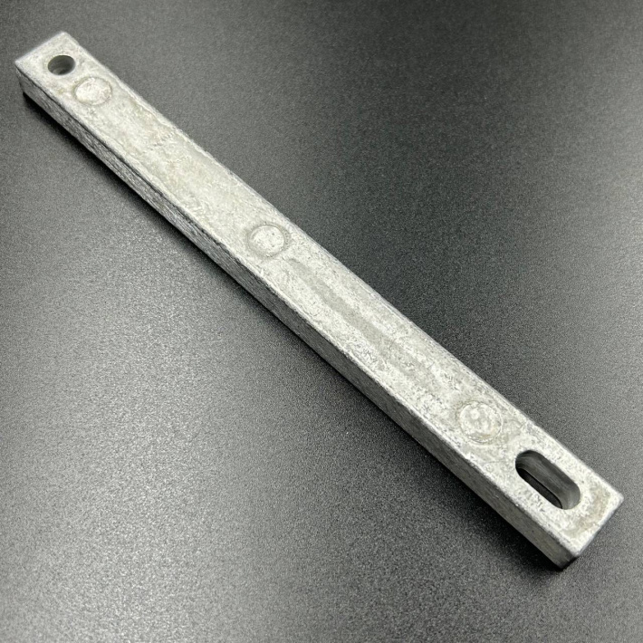 8252711 — 1