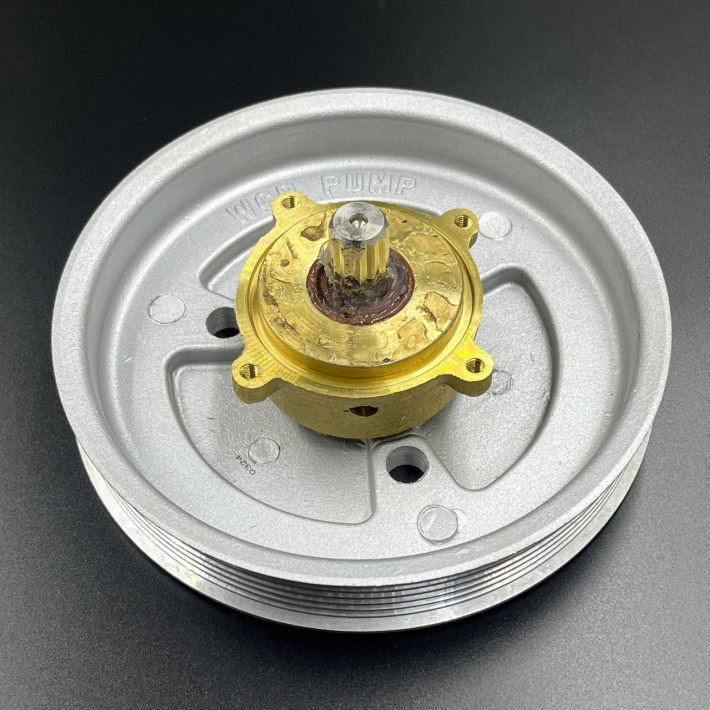 21214599-pulley — 1