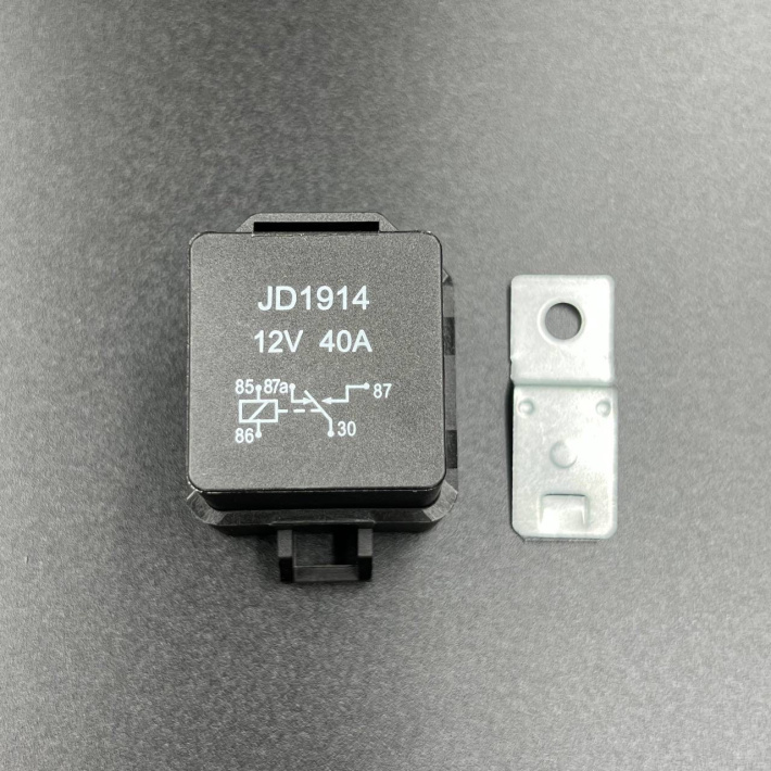 882751A1 — 1