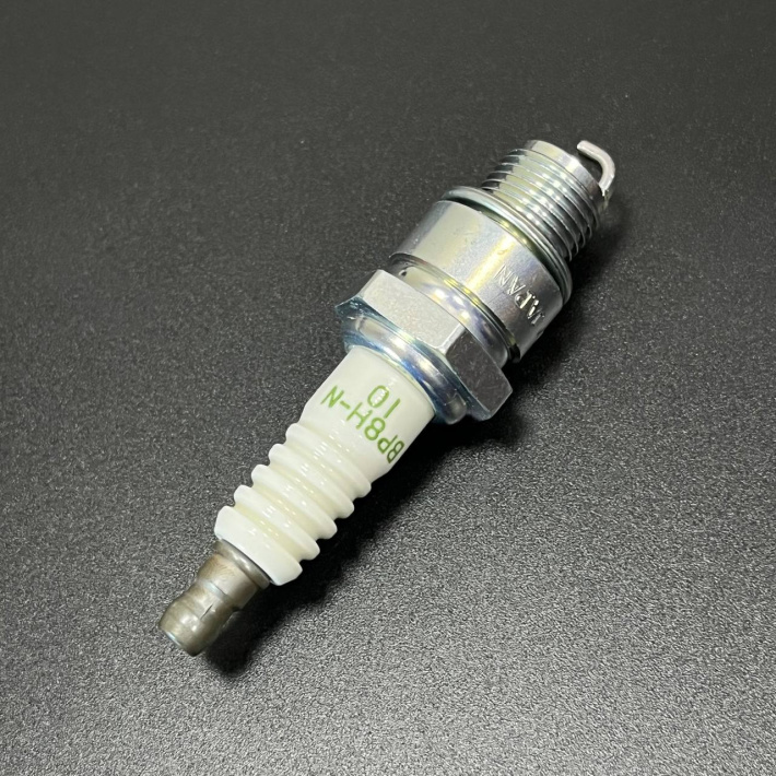 Свеча зажигания BP8HN-10 (33-816737Q) (Quicksilver) 816737Q